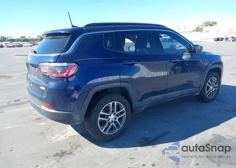 2017 Jeep New Compass Latitude 4X4 z USA, uszkodzony, nr VIN 3C4NJDBB6HT639832